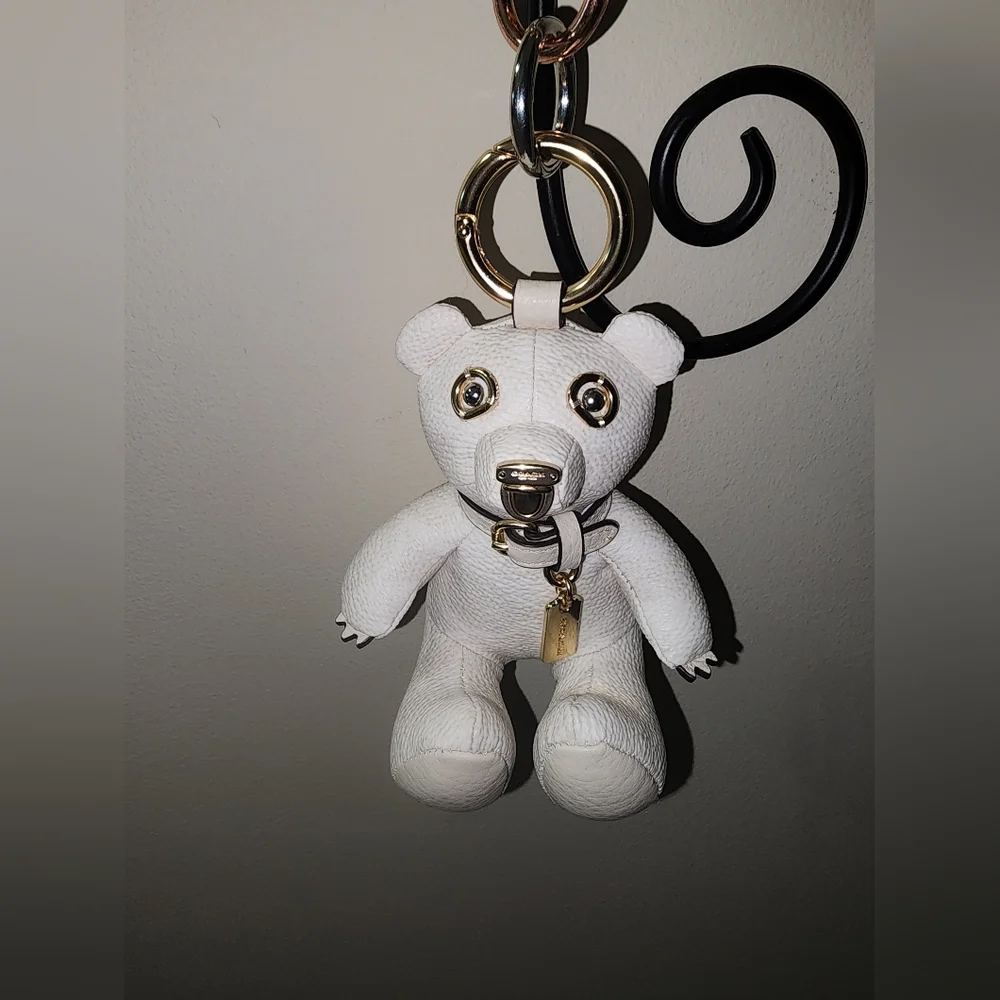 Coach Signature C White Cream Leather Mixed Metals Bear Purse Charm Keychain NEW - Picture 16 of 17